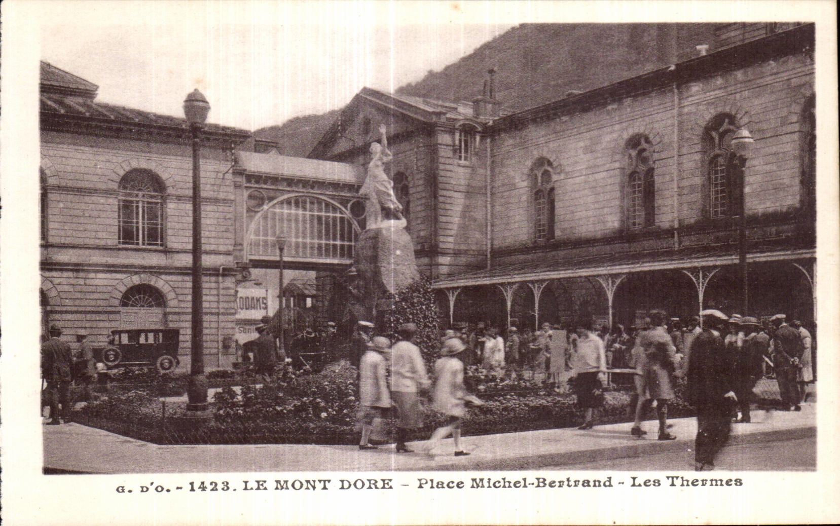 Le Mont-Dore - Place Michel-Bertrand - The Thermal Baths — J. Gouttefangeas, publisher (P.-de-D.)