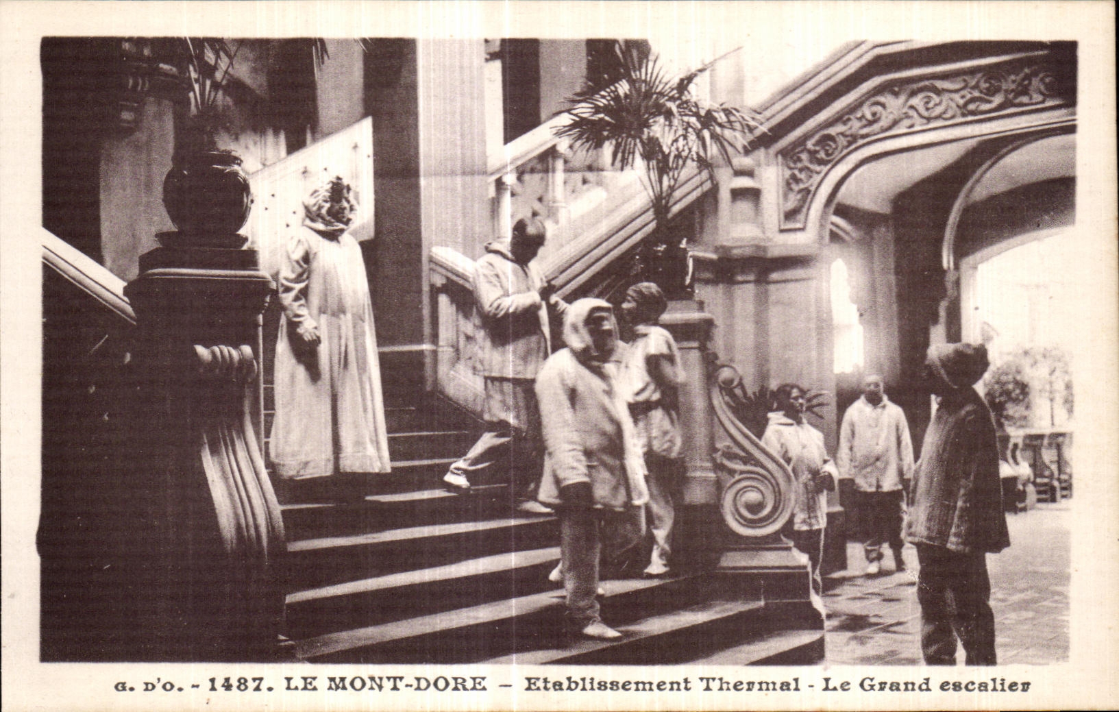CPA Le mont Dore Etablissement thermal Le grand escalier 