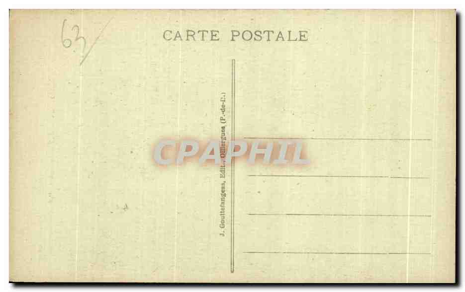 L'Auvergne — Scène de village avec couple en costume traditionnel — J. Gouttefangens, édit. Ollierguesa (P.-de-F.) — Reverso