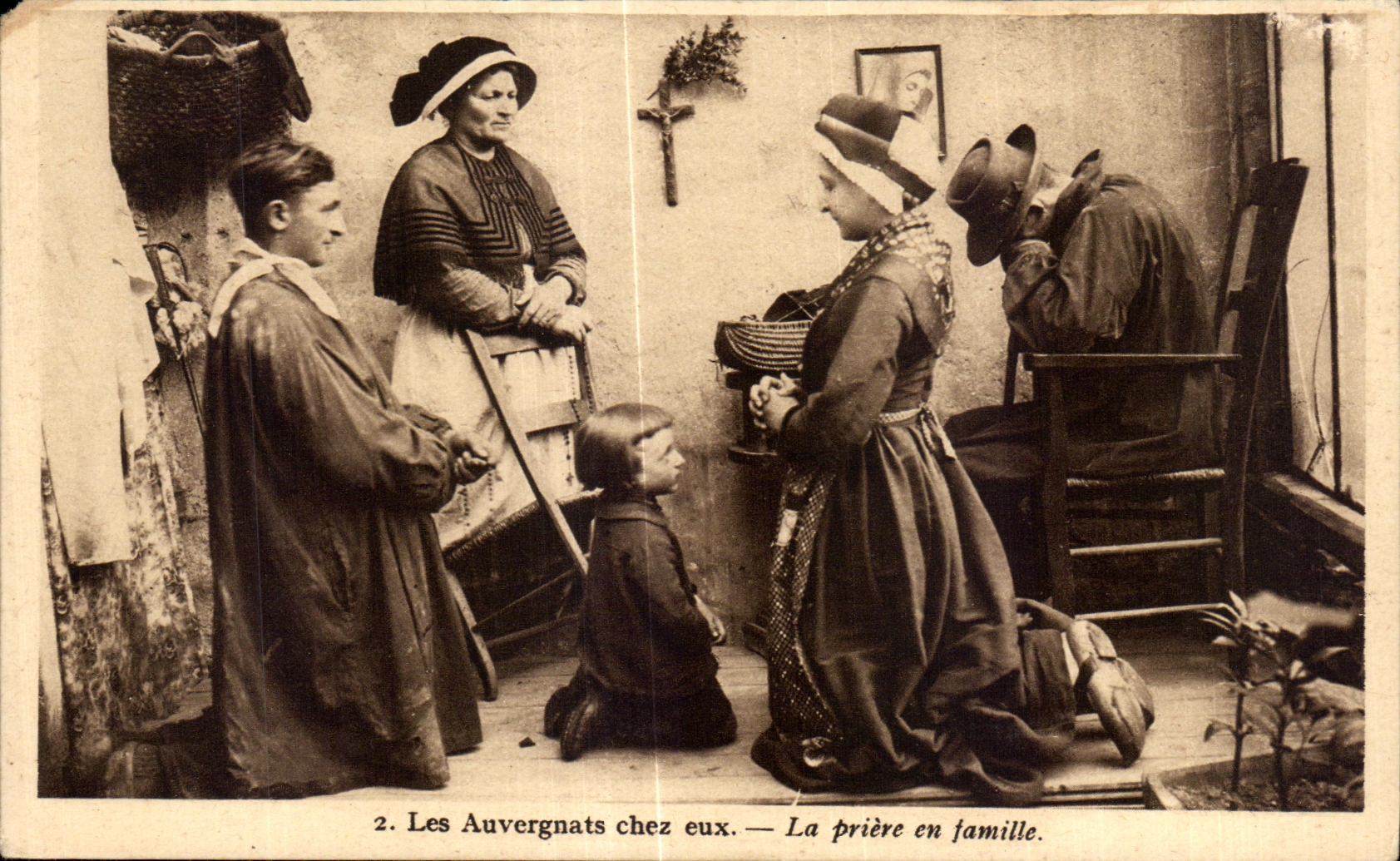Les Auvergnats chez eux — La prière en famille — Édition Duval-Ballu