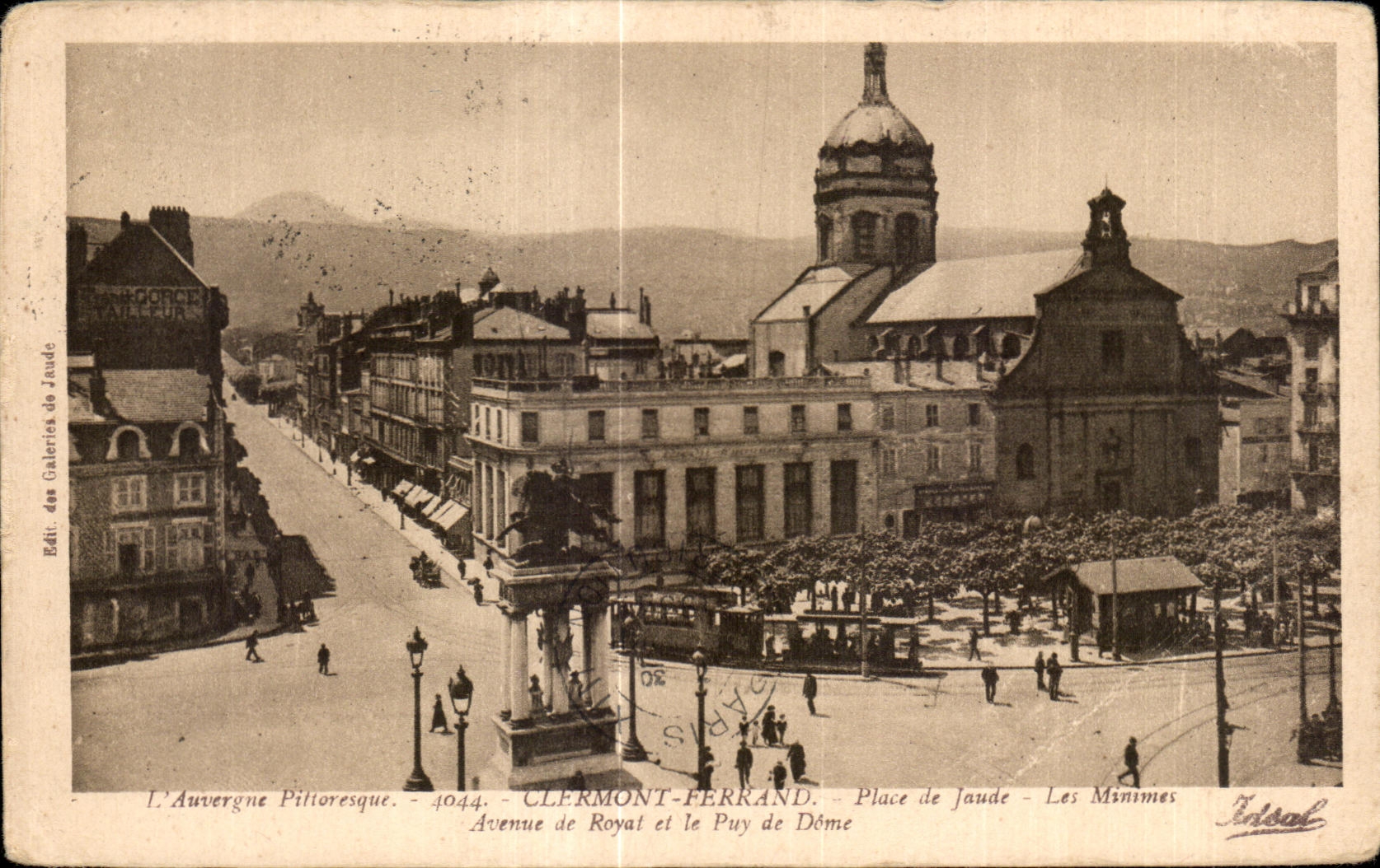 Clermont-Ferrand — Avenue de Royal et le Puy de Dôme — Place de Jaude — Les Minimes — Éditeur: Galeries de Jaude, n° 4044