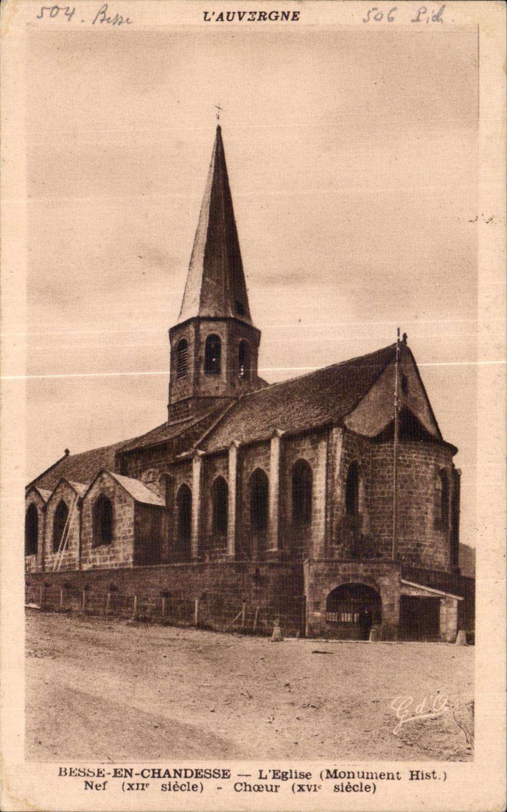 BESSE-EN-CHANDELÈSE — L'Église (Monument Hist.) — Nef (xixe siècle) - Chœur (xviiie siècle)