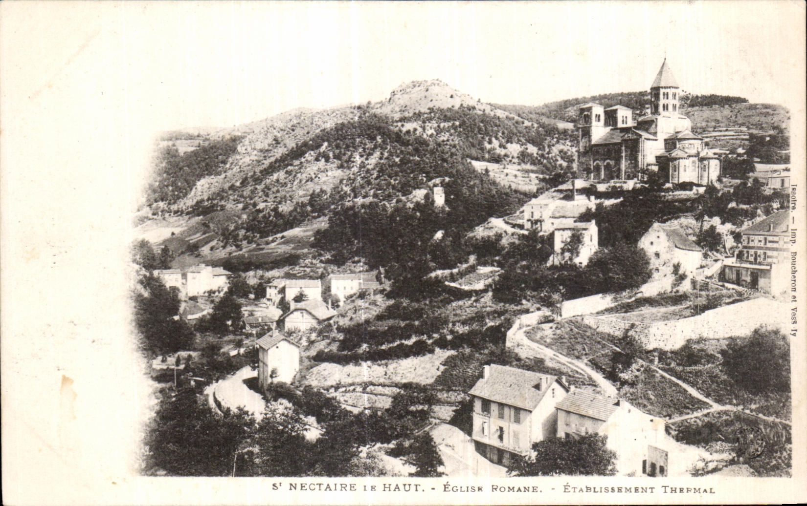 CPA St Nectaire Le Haut Eglise Pomane Etablissement Thermal