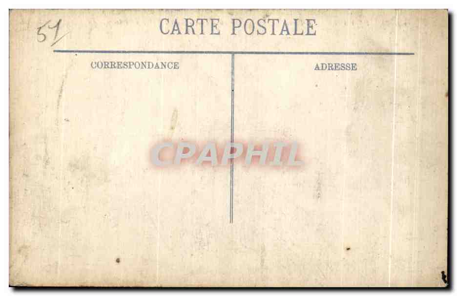 CPA Guerre L Epine village en ruines Au fond I Eglise intacte Militaria  — Back