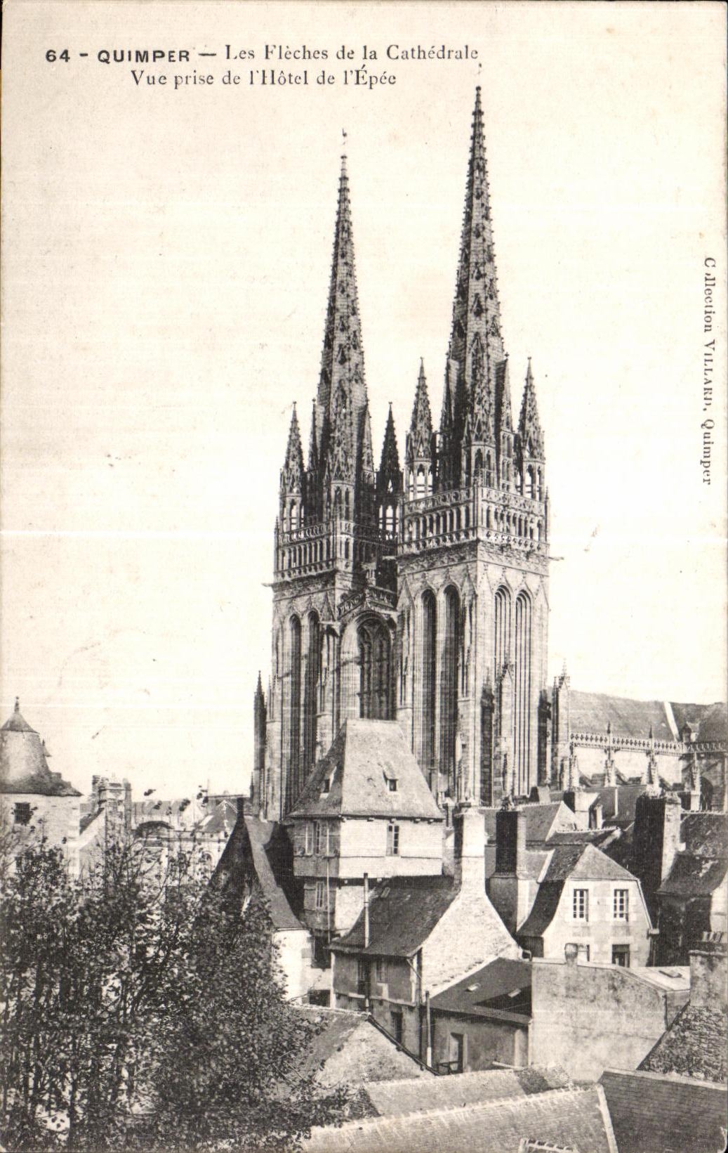 CPA Quimper Les Fleches de la Cathedrale Vue prise de I Hotel de I Epee