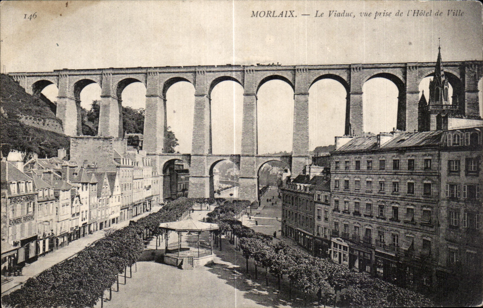 CPA Morlaix Le Viaduc Vue prise de I Hotel de Ville