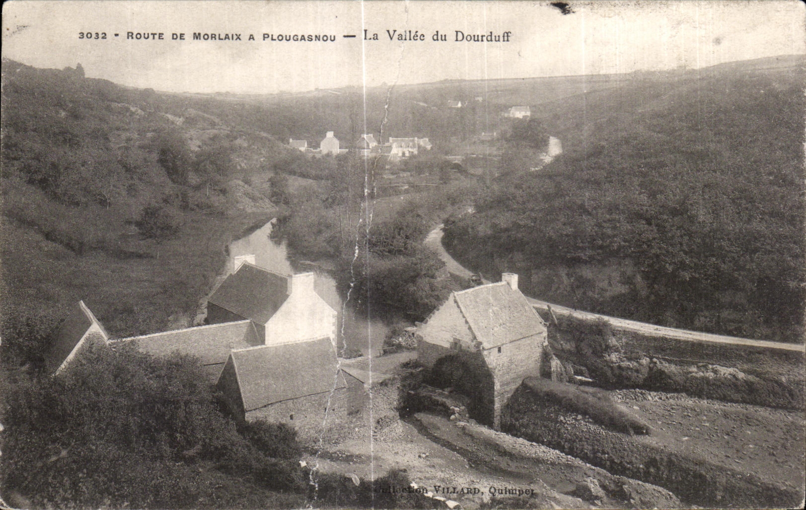 CPA Route de Morlaix A Plougasnou La Vailee du Dourduff