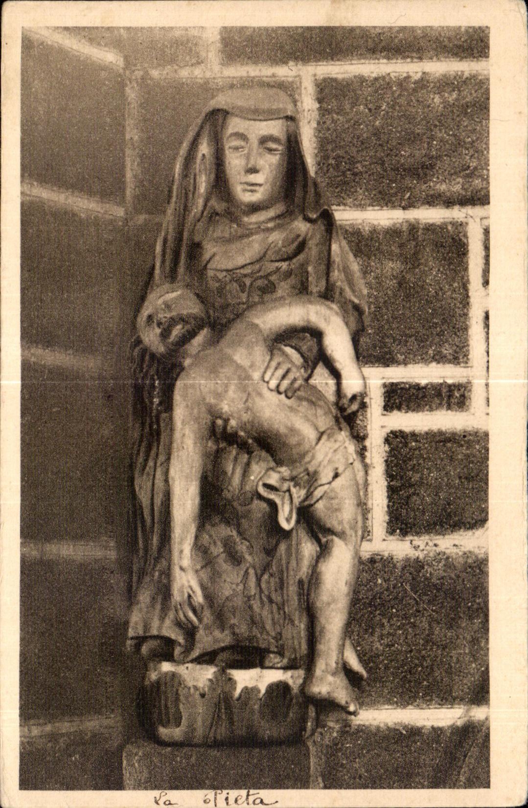 CPA Locronan Finistere L Eglise XV Siecle La Pieta