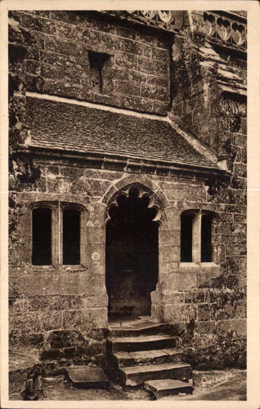 CPA Locronan Finistere L Eglise XVe Siecle Porte d entree cote Nord