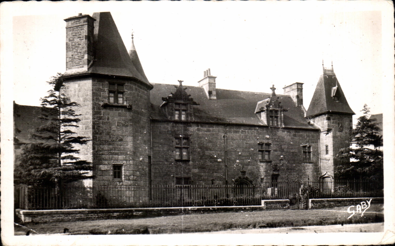Le Folgoët (Finistère) — Maison d'Anne de Bretagne — Éditions Gaby