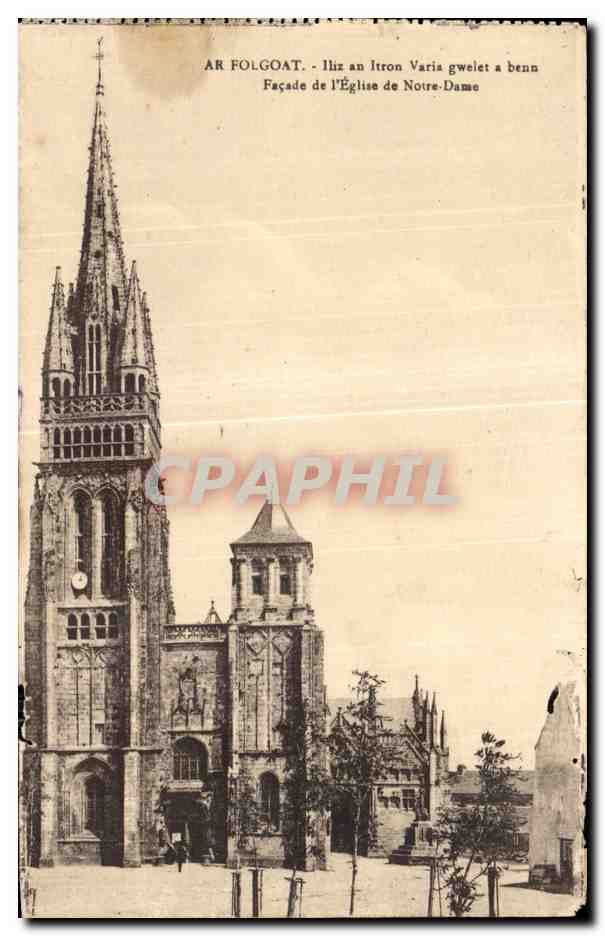 CPA Ar Folgoat Facade de I Eglise de Notre Dame