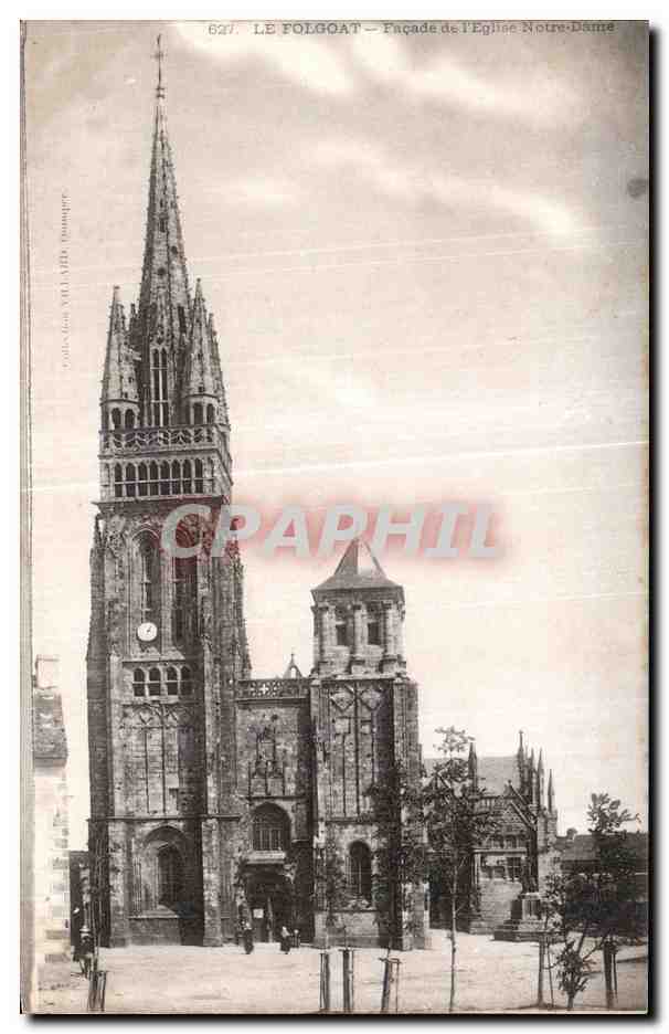 CPA Le Folgoat Facade de I Eglise Notre Dame
