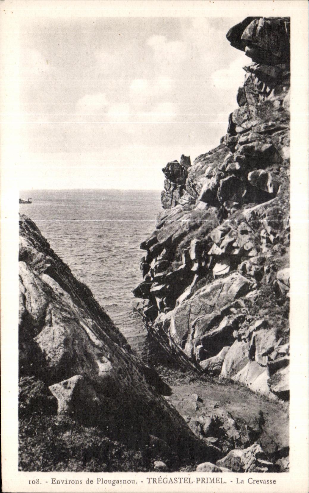 CPA Environs de Plougasnou Tregastel Primel La Crevasse