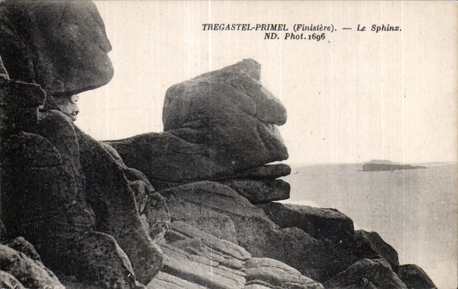 Tregastel-Primel (Finistère) — Le Sphinx. ND. Phot. 1696.