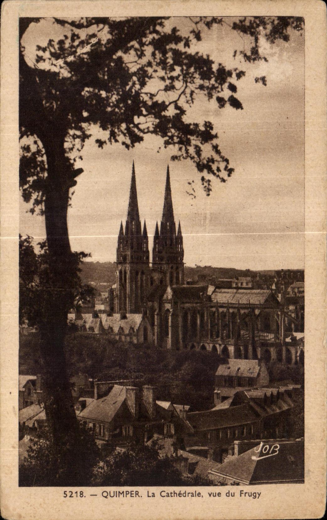 CPA Quimper La Cathedrale Vue du Frugy
