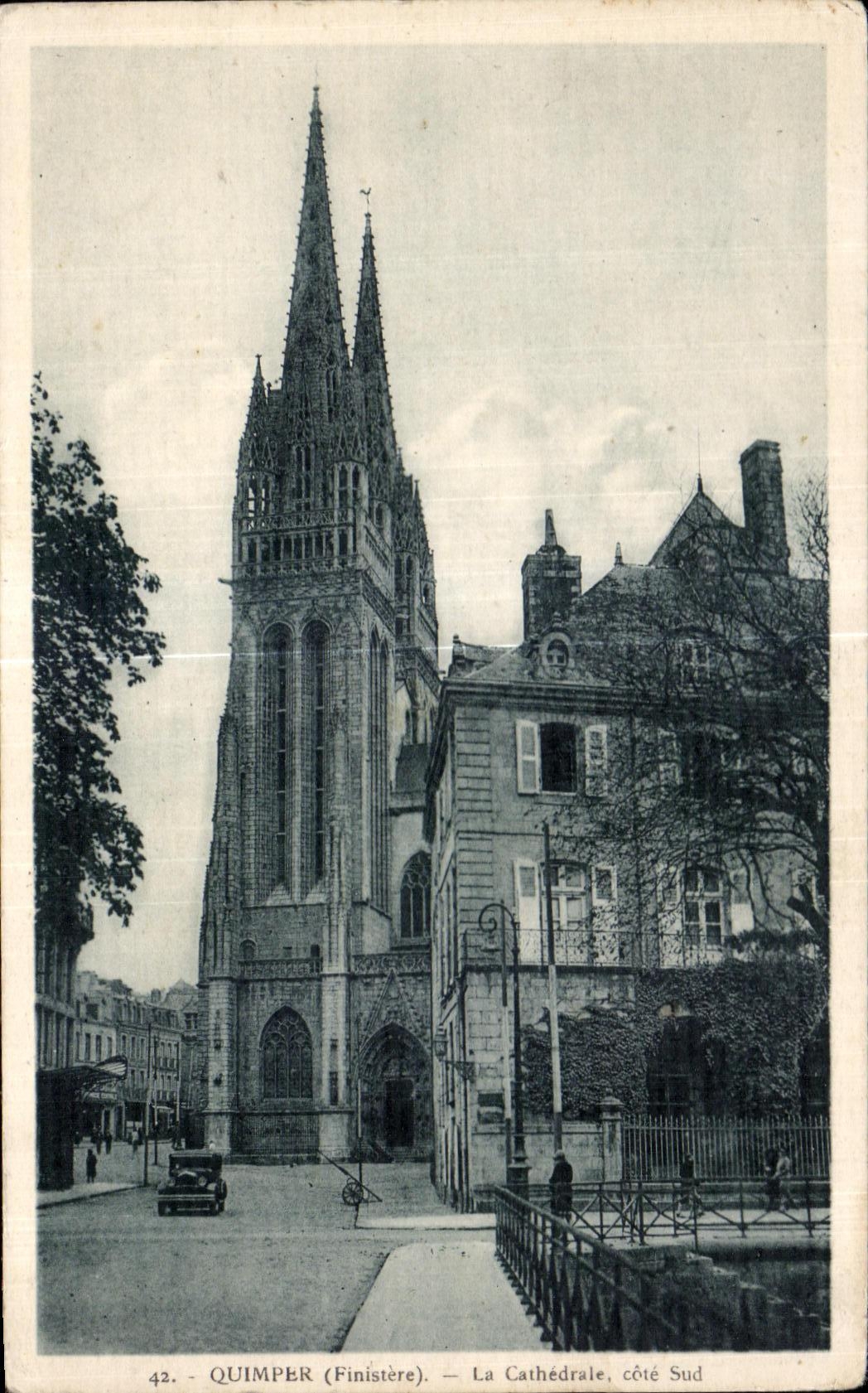 CPA Quimper Finistere La Cathedrale cote sud
