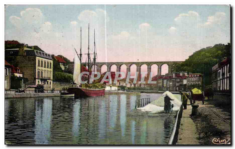 CPA Morlaix La Riviere Morlaix et Viaduc Bateau