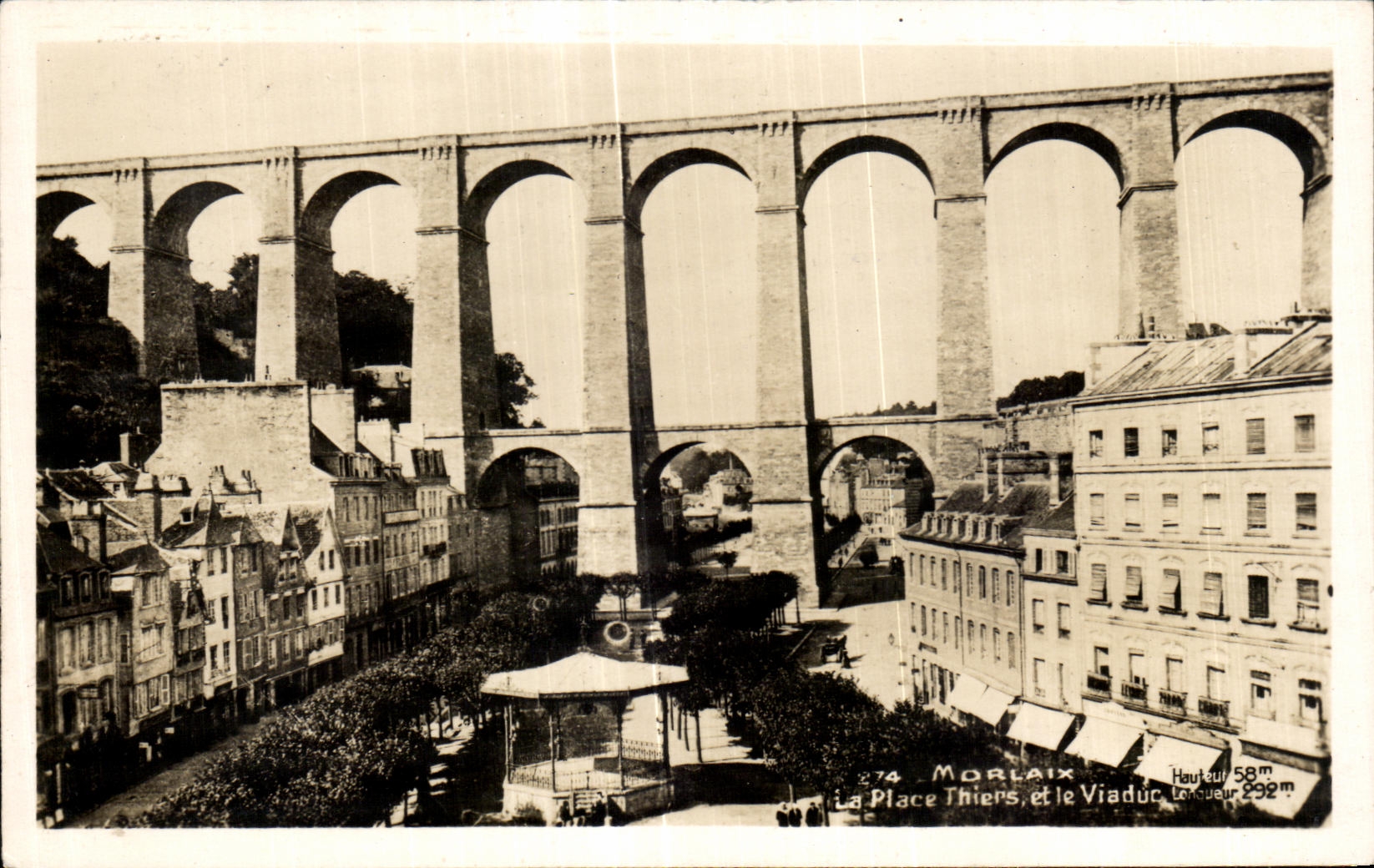 CPA Morlaix La Place Thiers et le Viaduc