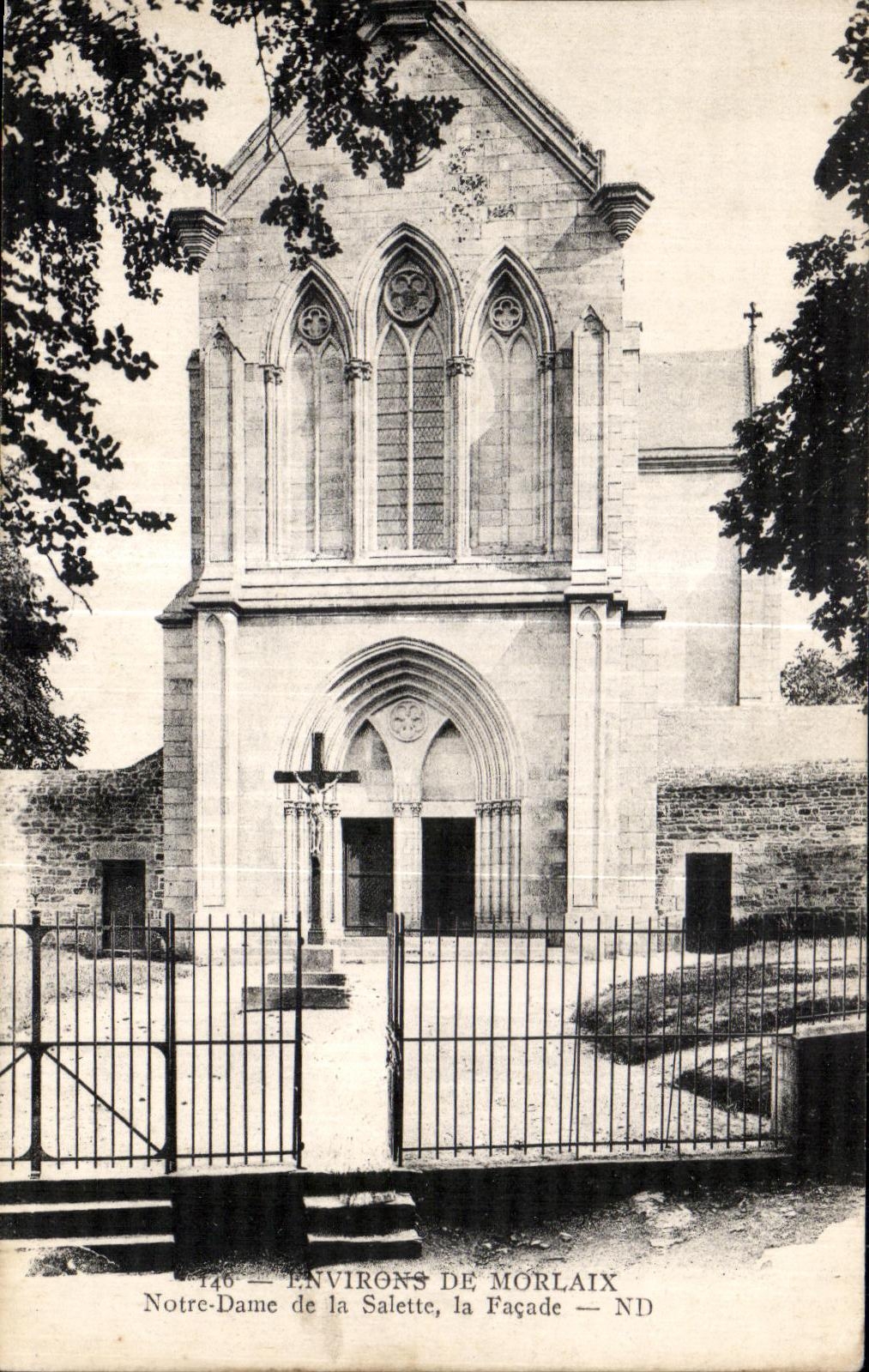 CPA Environs de Morlaix Notre Dame de la Salette la Facade