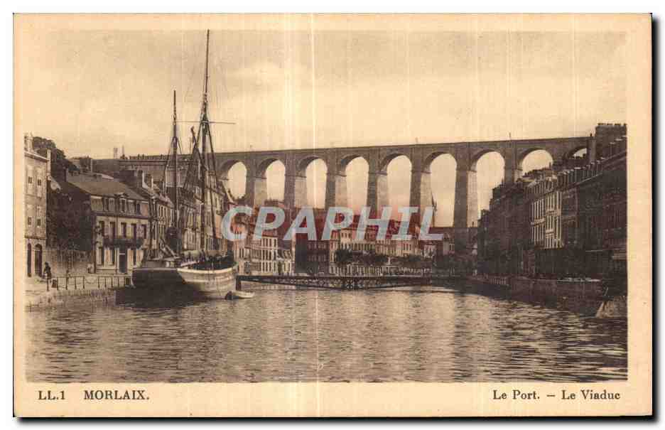 CPA Morlaix Le Port et le Viaduc Bateau Voilier 