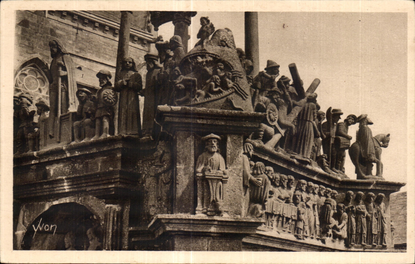 CPA Plougasnou Le Calvaire detail
