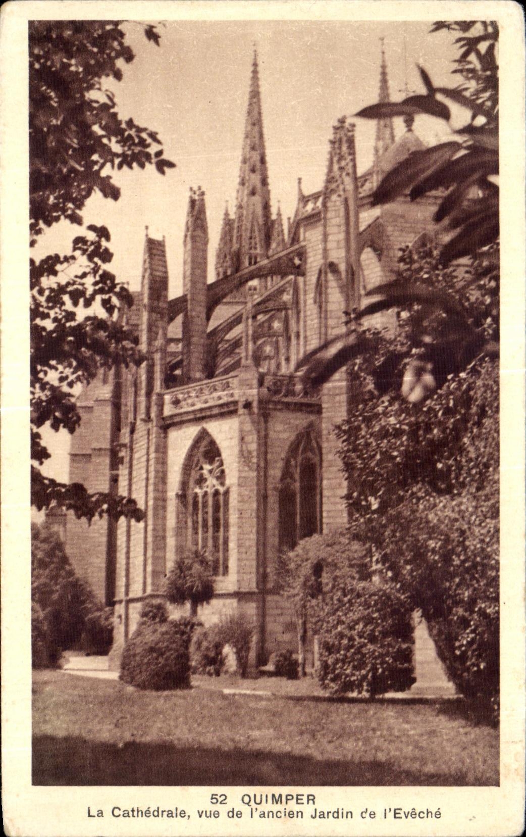 CPA Quimper La Cathedrale vue de l ancien Jardin de l Eveche