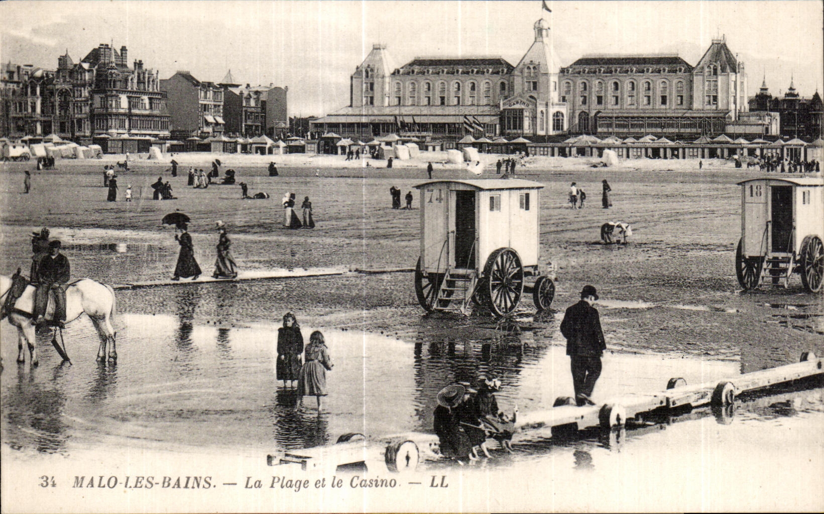 Malo-les-Bains — La Plage et le Casino — LL