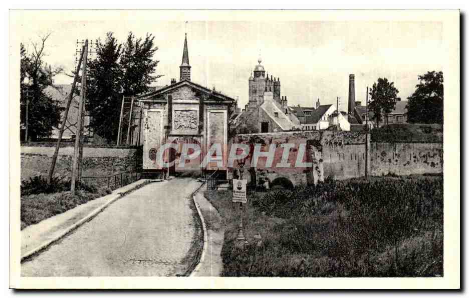 CPA Bergues Vue Generale Porte de Cassel