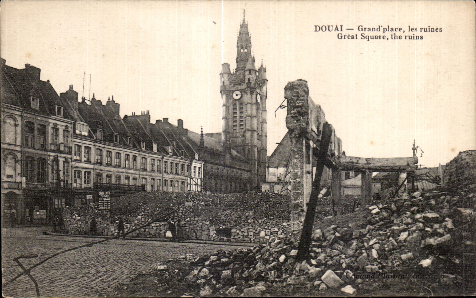 Douai — Grand'place, les ruines — Edmond Plautey, série 59
