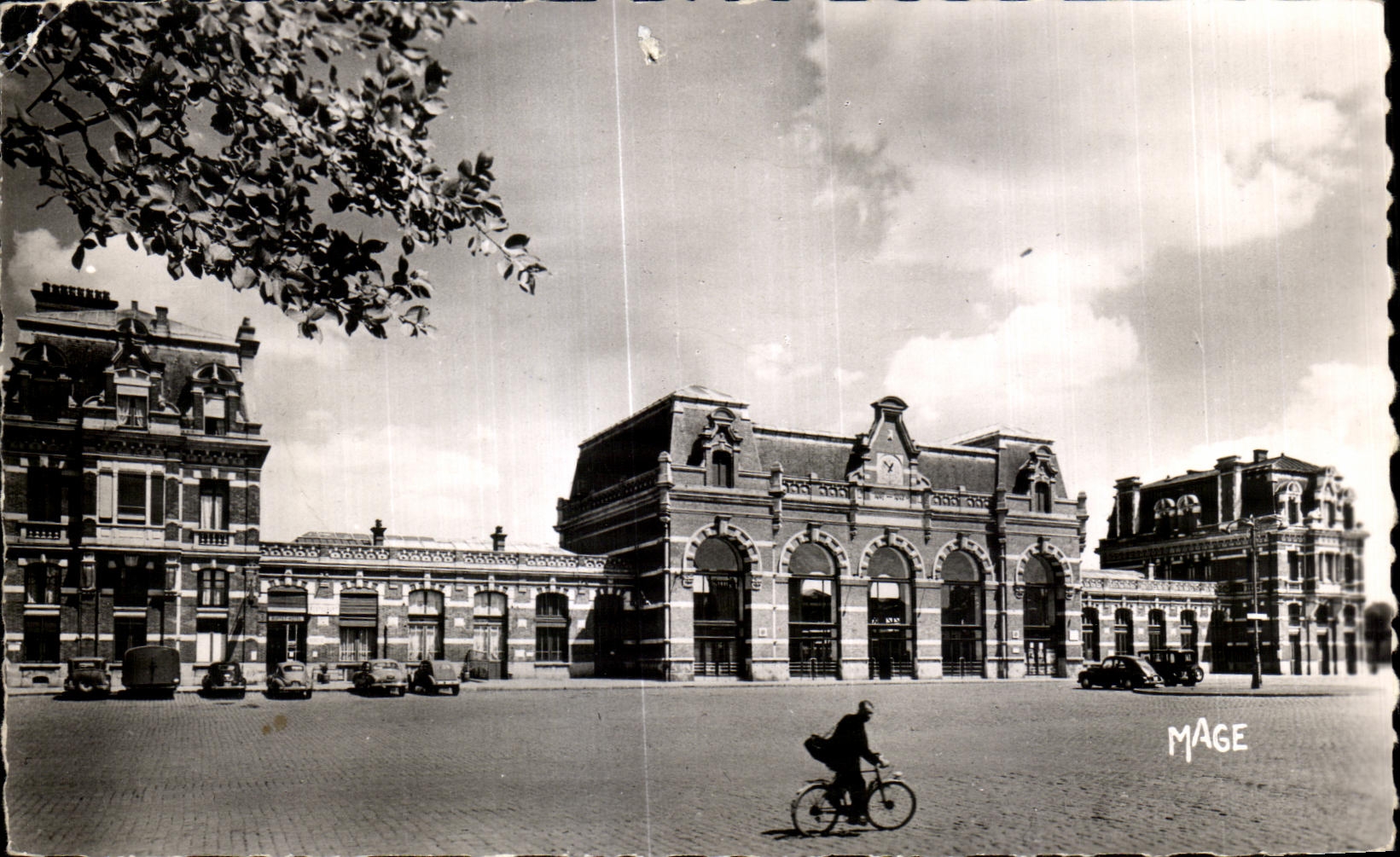 CPA Cambrai (Nord) La Gare