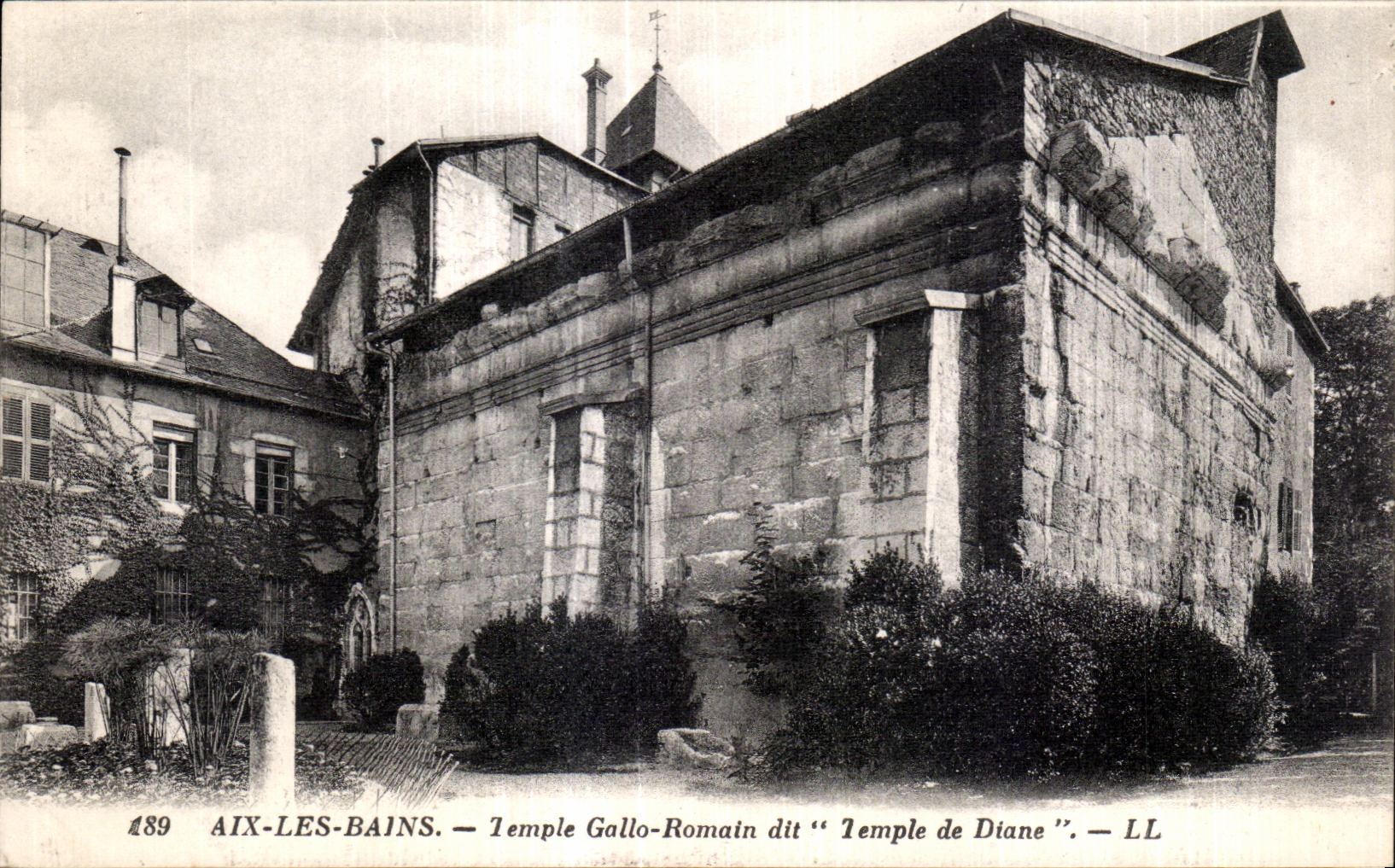 CPA Aix Les Bains Temple Gallo Romain dit Temple de Diane