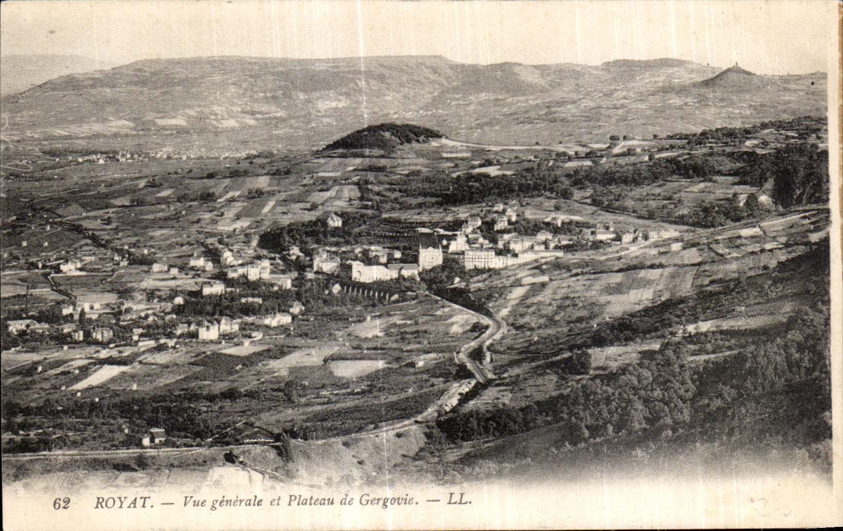 CPA Royat Vue generale et Plateau Gergovie