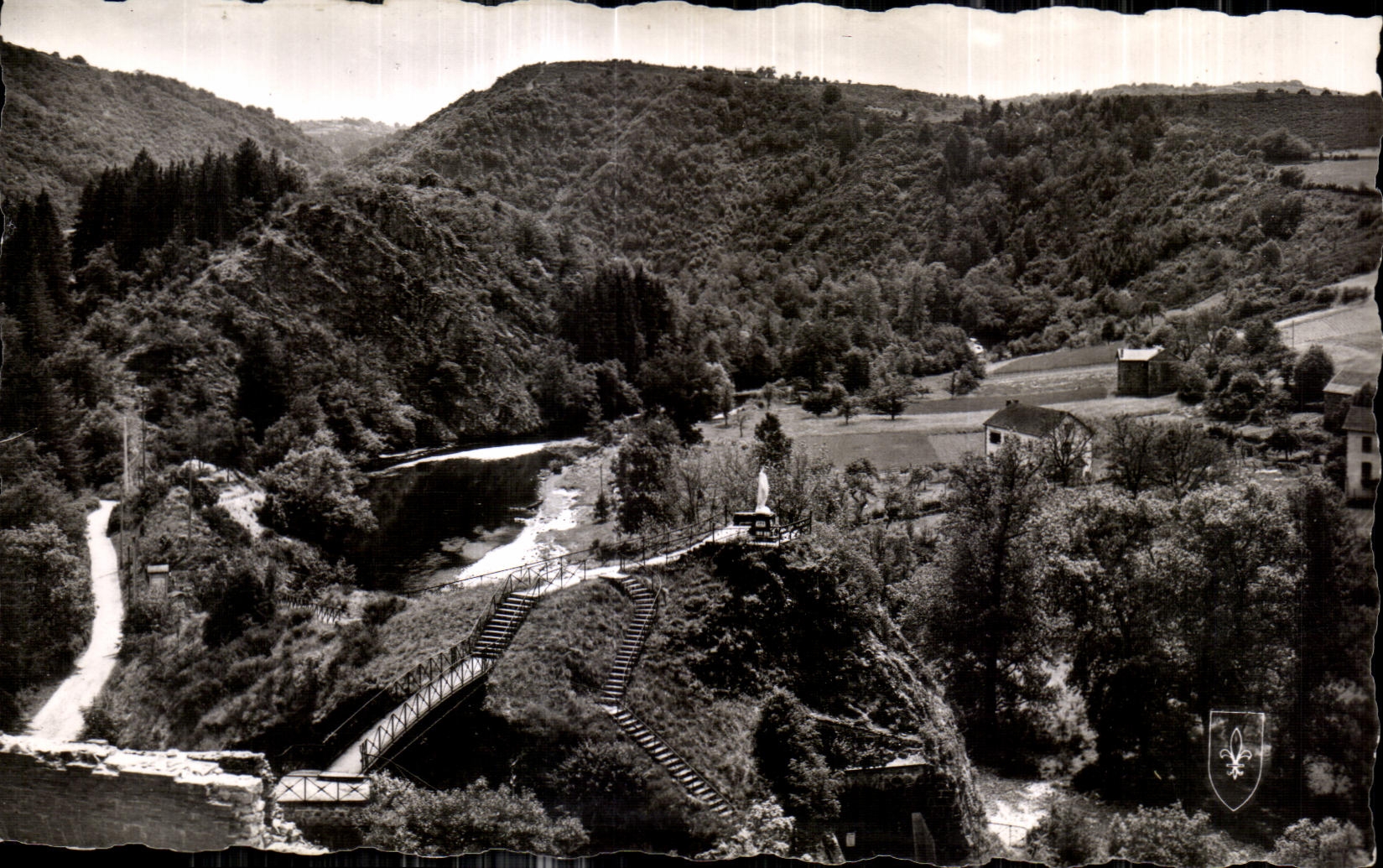 CPA Chateauneuf Les Bains Vierge du Pic Atibert et la Sioule