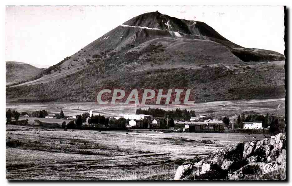 Camp militaire de la Fontaine du Berger et le Puy de Dôme — Réal-Photo, n°182