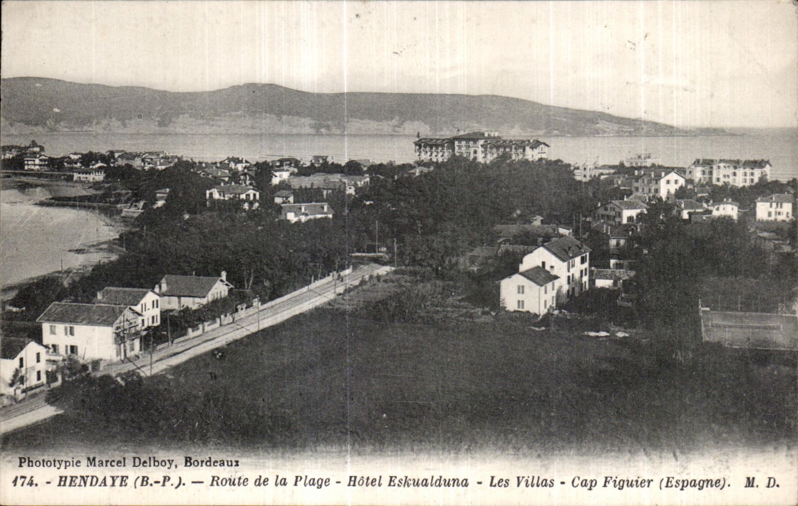 CPA Hendaye Route de la Plage Hotel eskualduna Les Villas Cap Figuter 
