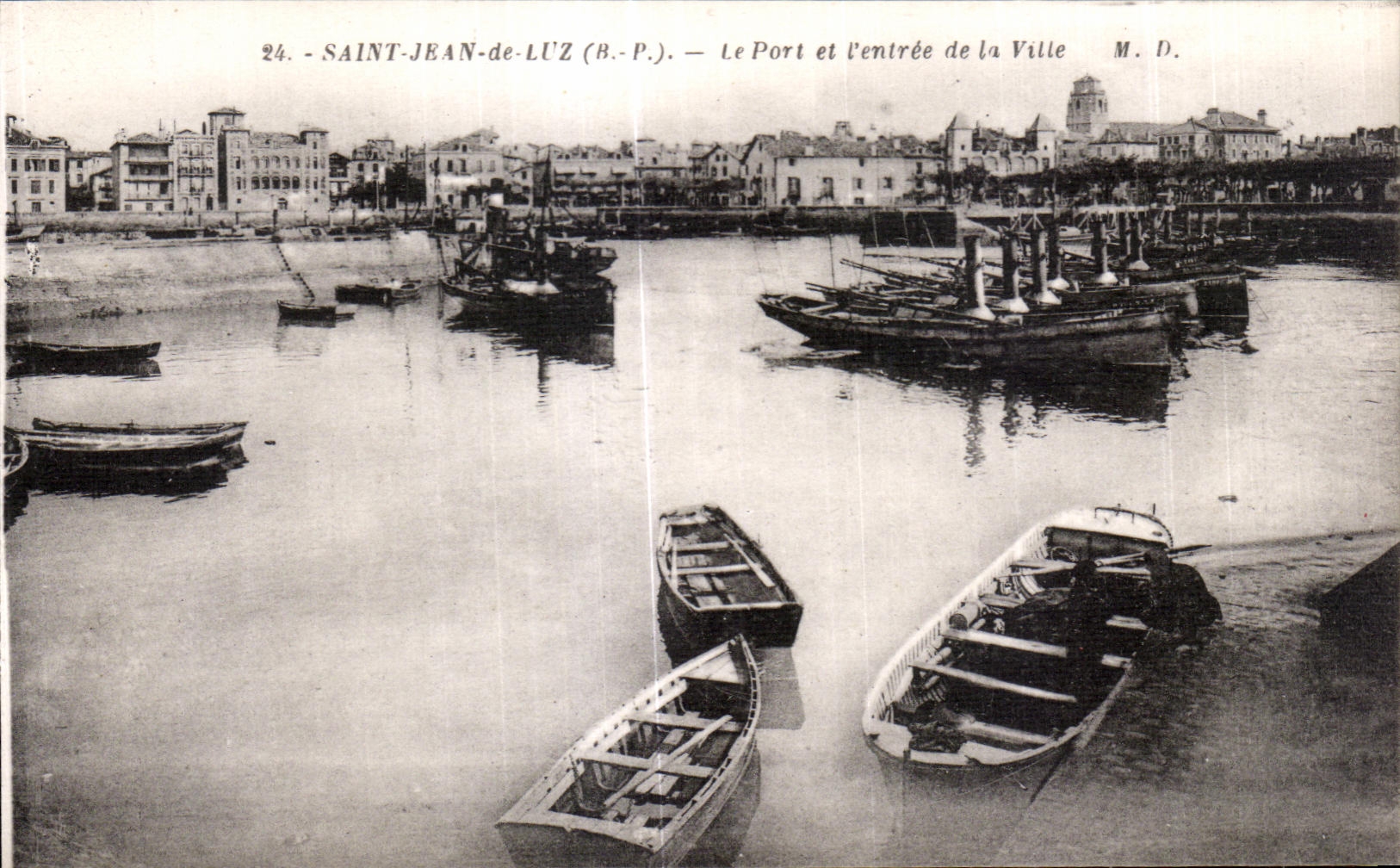 Saint-Jean-de-Luz (B.P.) — Le Port et l'entrée de la Ville — M. D.