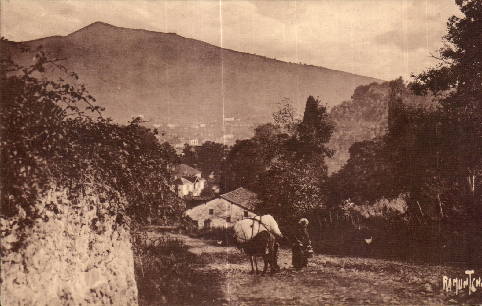 Die Berglandschaft bei SAINT-JEAN-PIED-DE-PORT — Éditions Artistiques Raymond Bergevin, Nr. 64