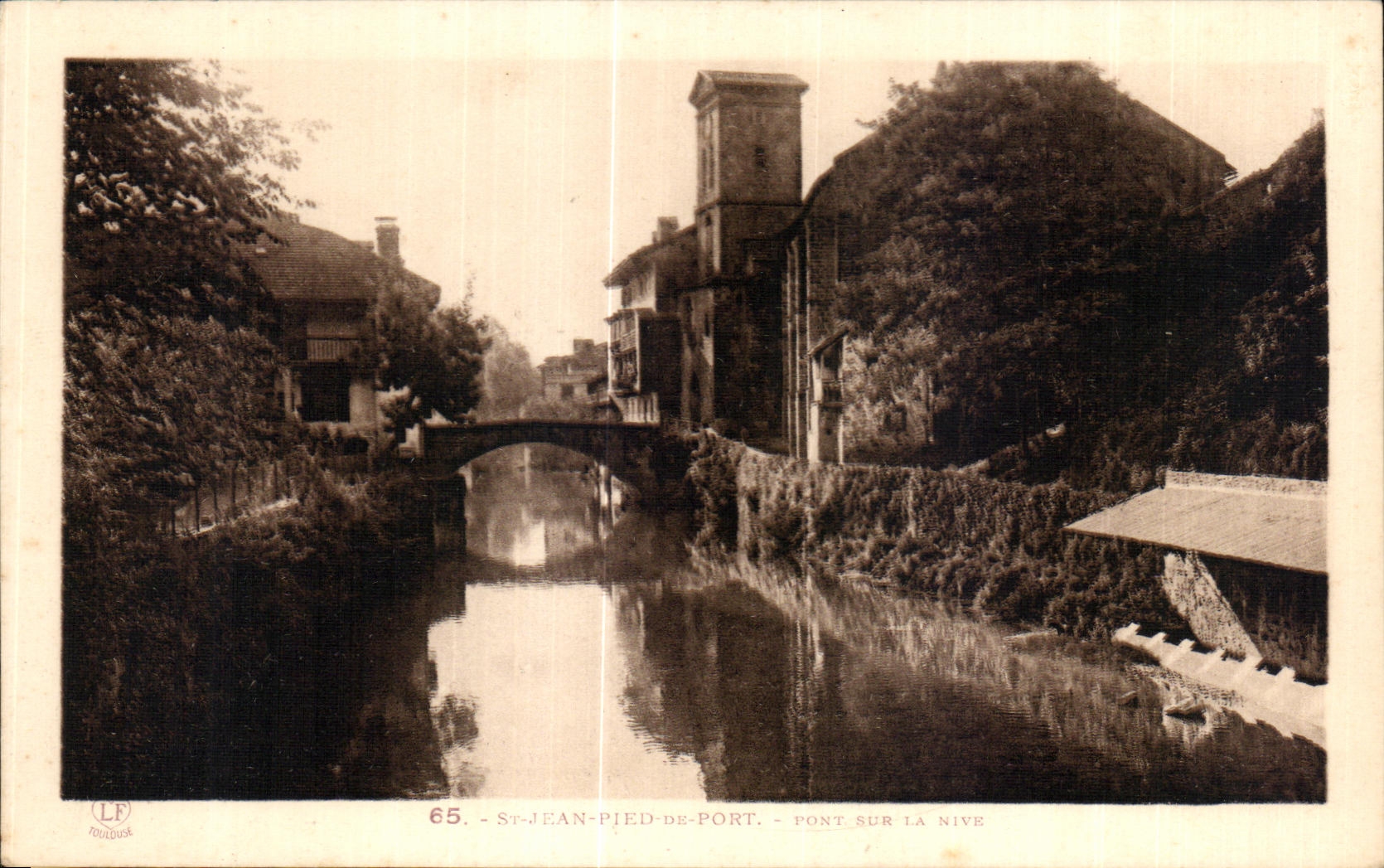 St-Jean-Pied-de-Port — Pont sur la Nive — Éditions Pyrénées Océan, Toulouse