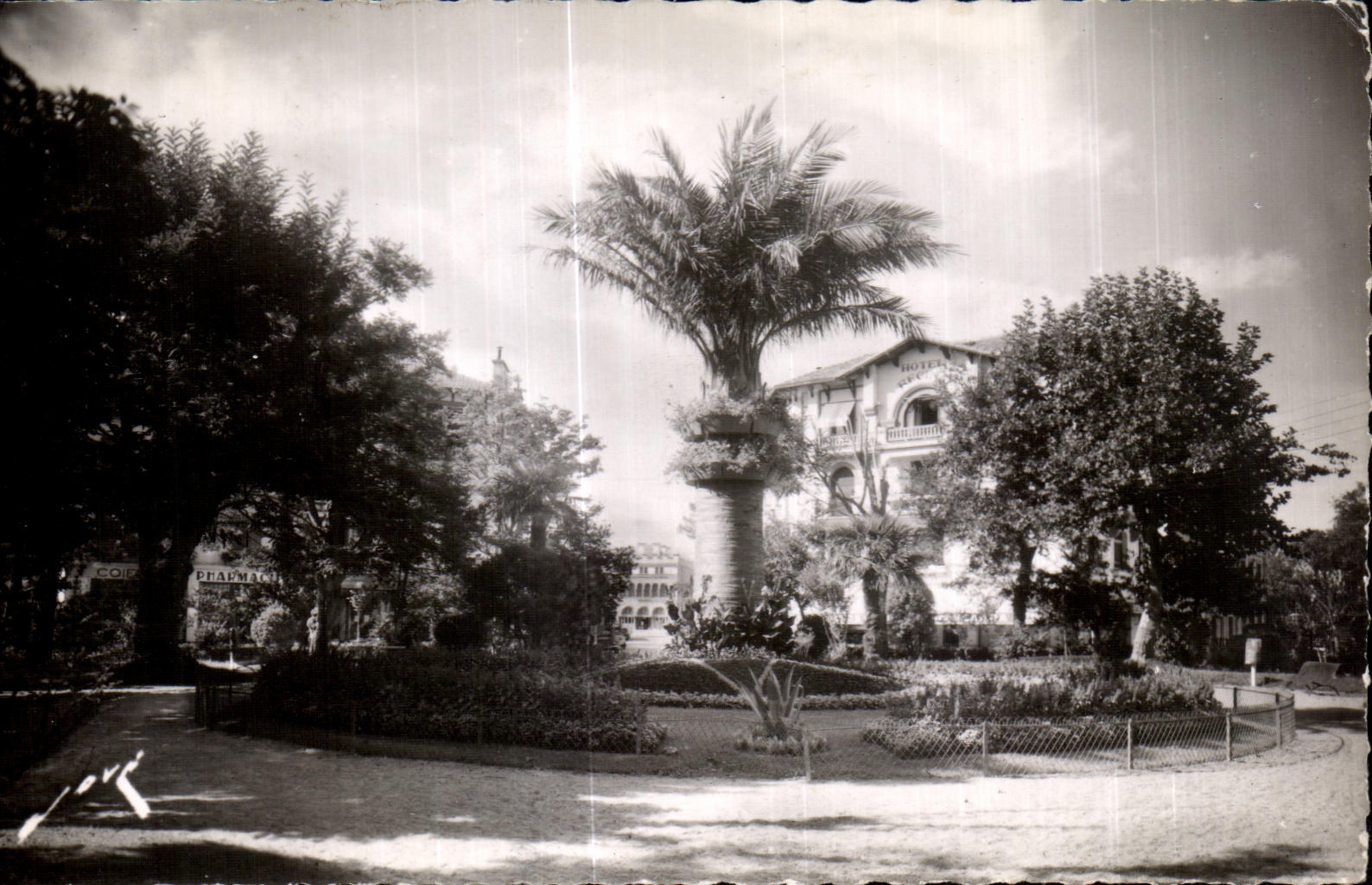 Bendayé-Place — Le Jardin Public — Au Moule Casino — éditeur inconnu