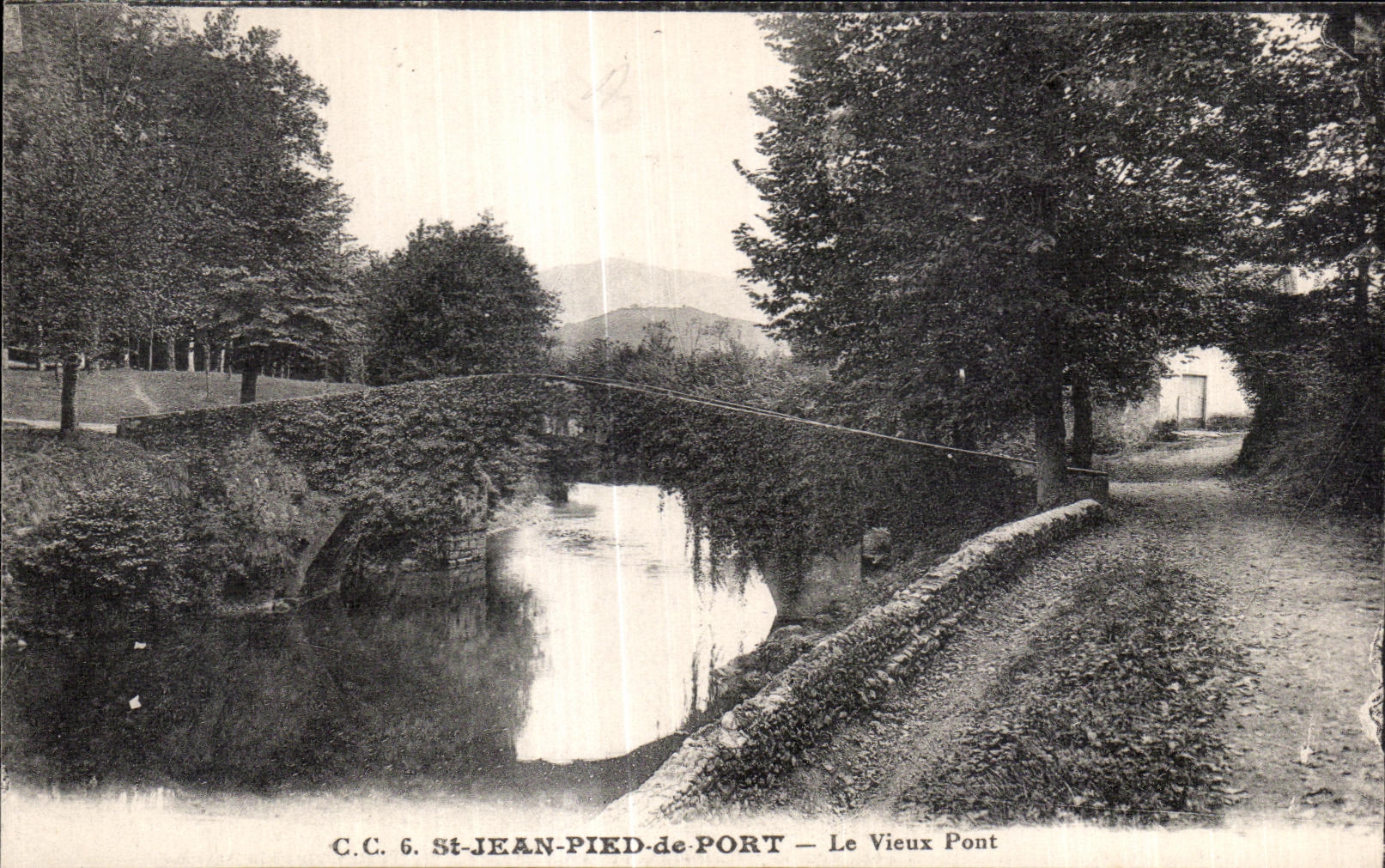 St-Jean-Pied-de-Port — Le Vieux Pont — C.C. 6