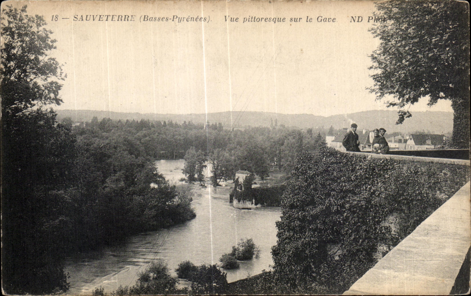Sauveterre (Basses-Pyrénées) — Ansicht des Gaves — ND Fotografie