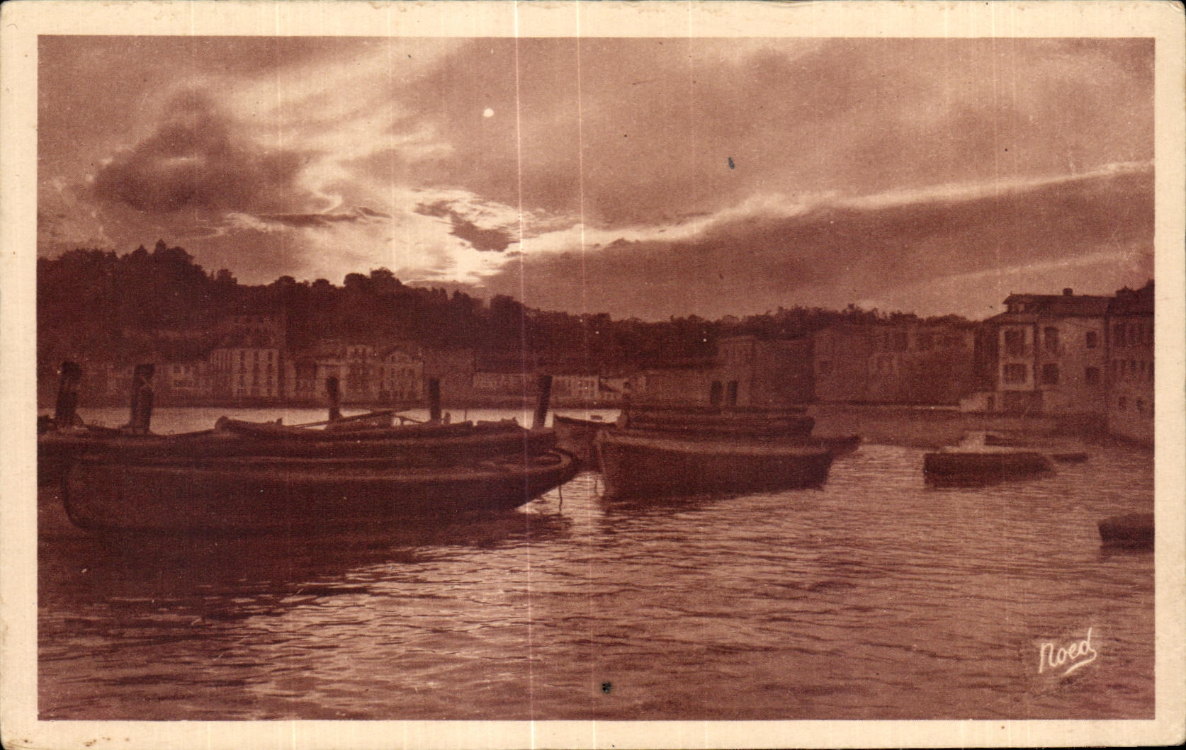 Porto di Saint-Jean-de-Luz — vista dei battelli — editore Noed