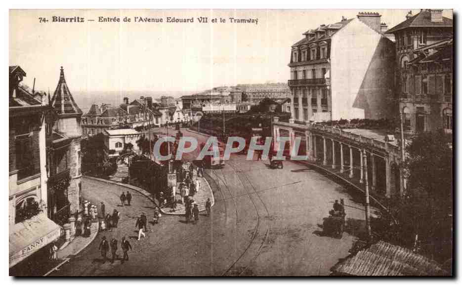 CPA Biarritz Entree de IAvenue Edouard VII et le Tramway