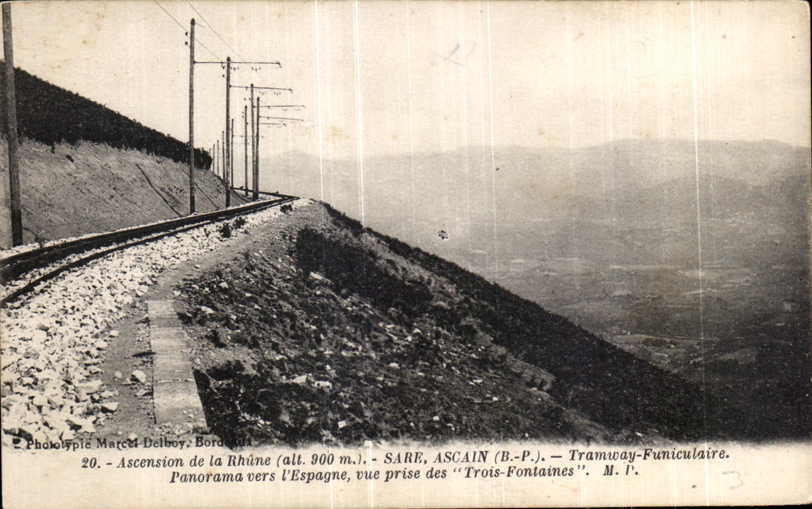 Ascension de la Rhûne — vue prise des Trois-Fontaines — Sare, Ascaïn (B.-P.) — Tramway-Funiculaire — Phototypie Marcel Delbou, Bordeaux