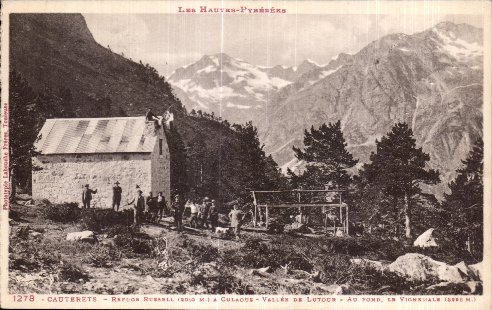 Refuge Russell (2010 m.) à Culaous - Vallée de Lutour - Au fond, le Vignemale (3298 m.) — Les Hautes-Pyrénées — Phototypie Labouché Frères Toulouse