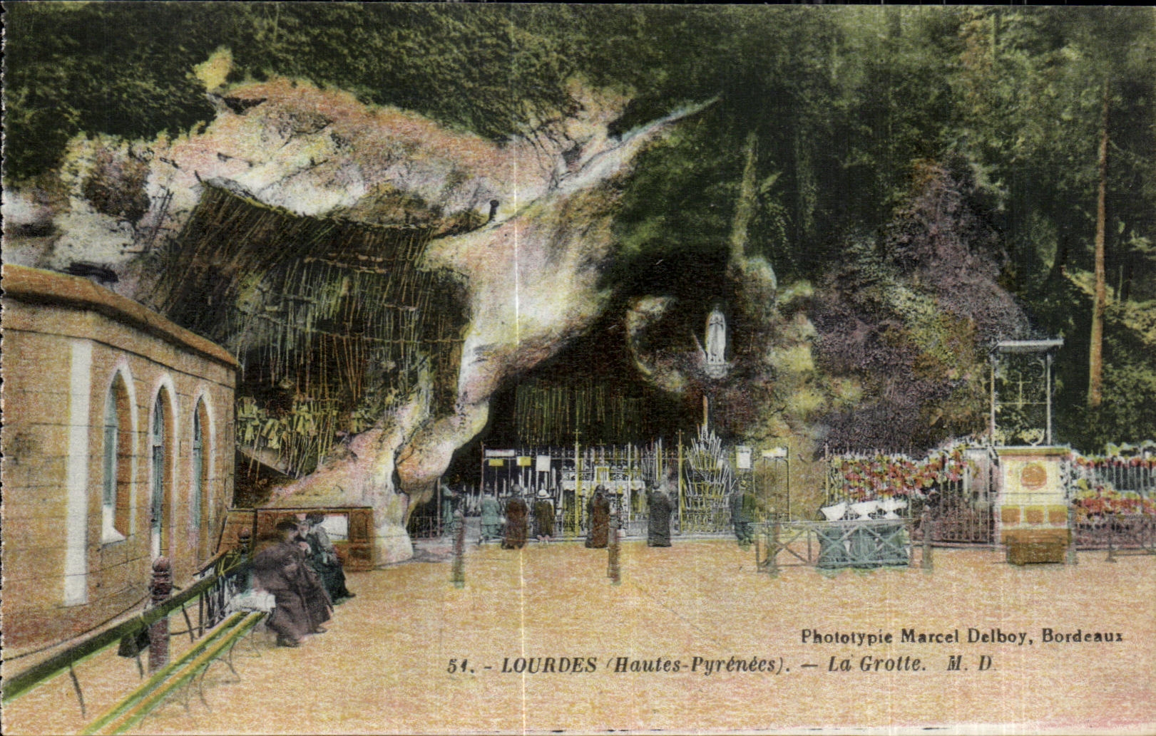 Lourdes (Hautes-Pyrénées) — La Grotte — Phototypie Marcel Delboy, Bordeaux