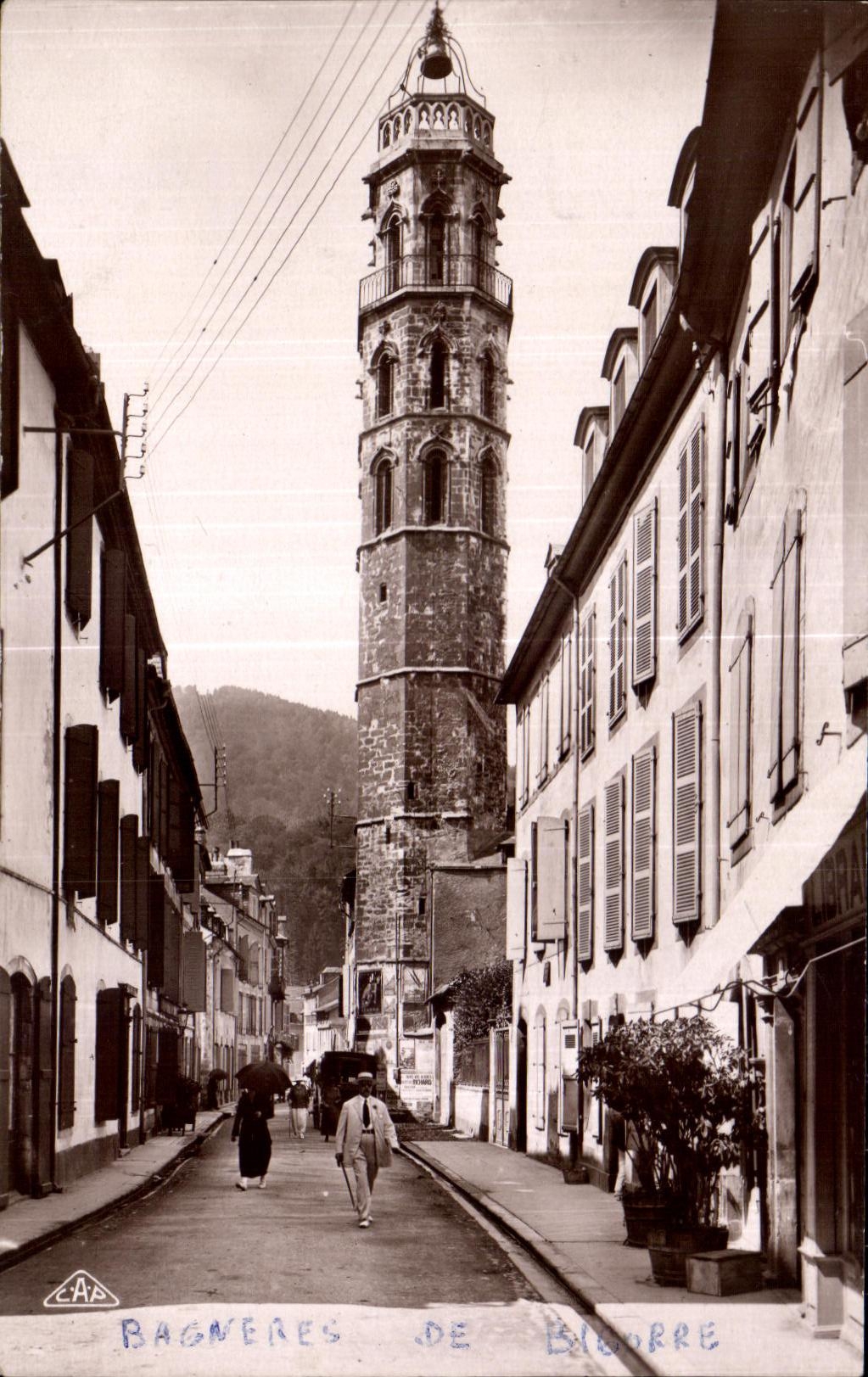 Bagnères-de-Bigorre — La Tour des Jacobins — Verlag C.A.P.