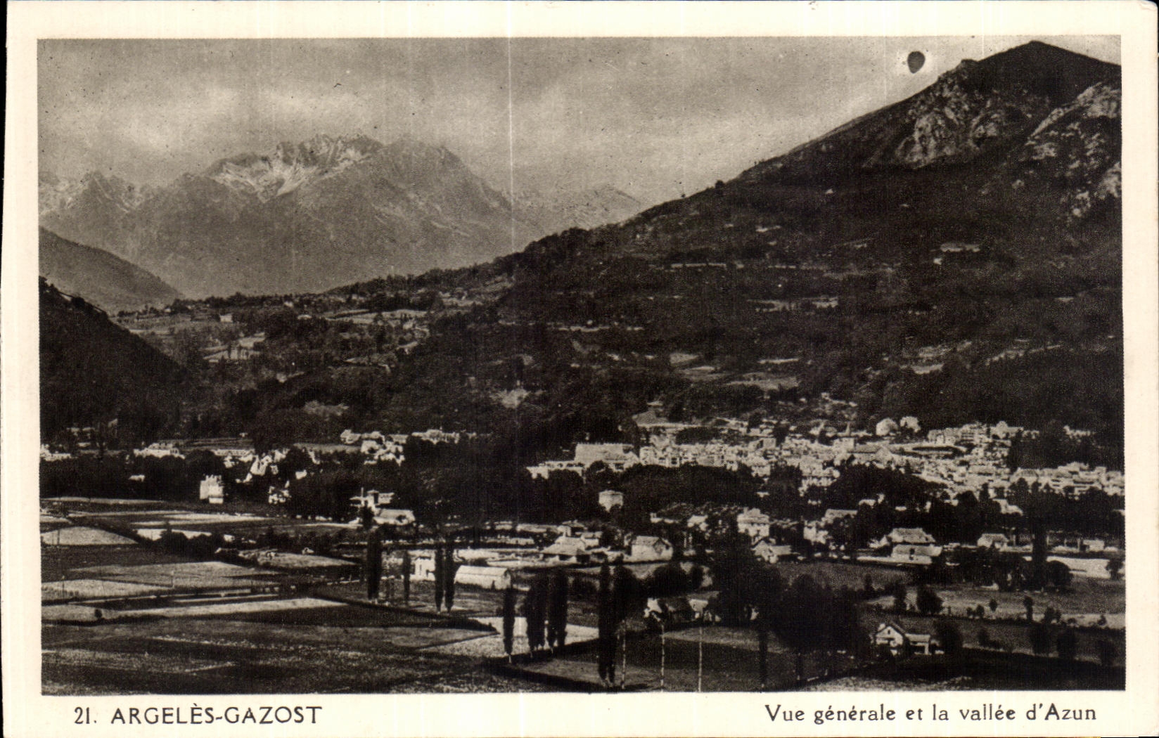 Argelès-Gazost — Vue générale et la vallée d'Azun — CAP, rue des Pyrénées, Lourdes