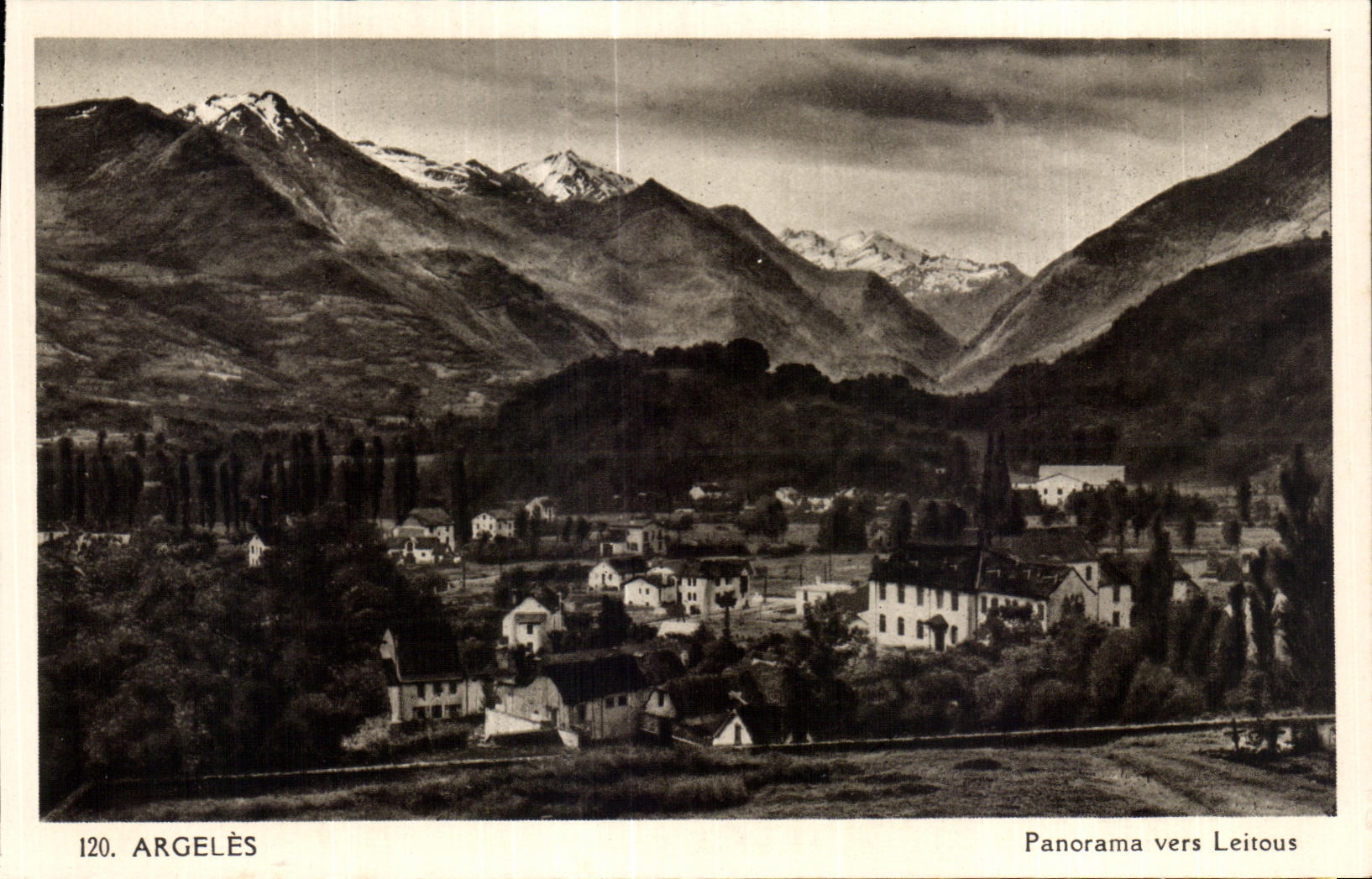 Argelès — Panorama in Richtung Leitous — Ansichtskarte Nr. 120