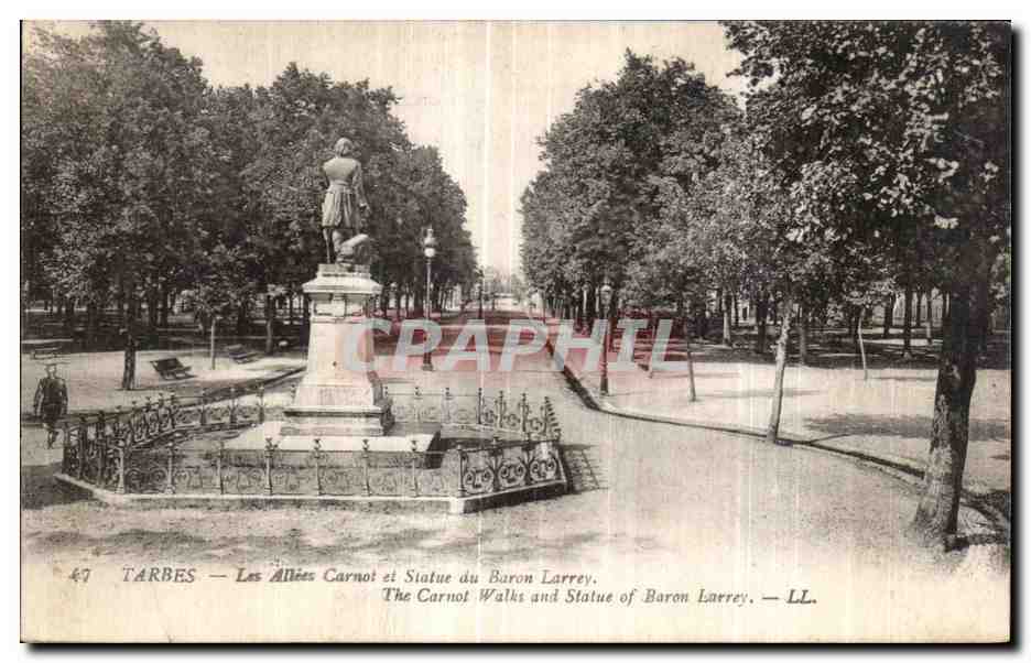 Tarbes — Les Allées Carnot und Statue des Barons Larrey
